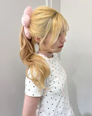 ロング カラー ヘアアレンジ ガーリーハイトーン /uki /渋谷🎀のヘアスタイル
