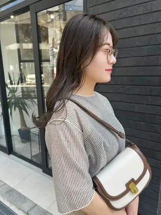 ロング カラー 河野 いずみのヘアスタイル