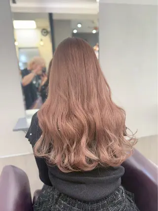 ロング カラー ダメージレスブリーチ デザイン．咲良のヘアスタイル