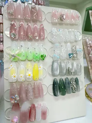 ネイル クイーンズネイル銀座所属・中山 芳美のネイルデザイン