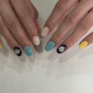 ネイル はるか シンプルネイルのネイルデザイン