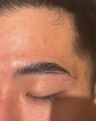 メンズ アイブロウ エクステ/艶カラー /まつパ🌎はるかのマツエク・マツパデザイン