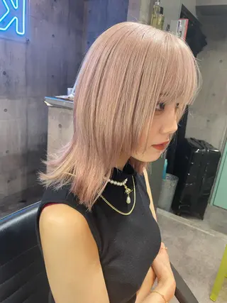 ミディアム カラー ホワイト&レイヤーカ ットエクステ長畠俊輔のヘアスタイル