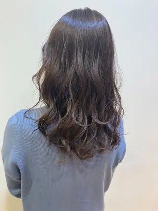 セミロング カラー 艶 透け感カラー 似合わせ 齊木 勇人のヘアスタイル