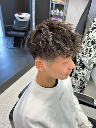 ミディアム カラー パーマ メンズ トップスタイリスト/ 久徳大輝のヘアスタイル