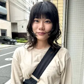 ミディアム Lilu しずくのヘアスタイル