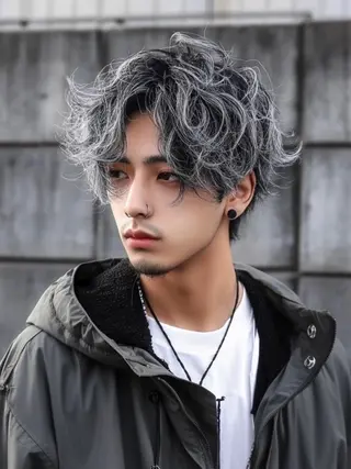 ミディアム パーマ メンズ メンズハイトーン メンズバレイヤージュのヘアスタイル