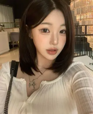 セミロング カラー 莉乃/縮毛矯正/髪質 改善/艶カラーのヘアスタイル