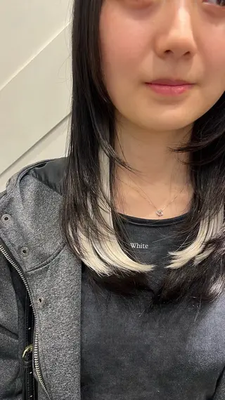 ミディアム しゅり/韓国艶カラー 🩶🫧エクステ🎀のヘアスタイル