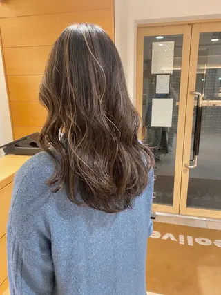ロング 谷川 あかりのヘアスタイル