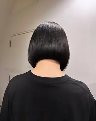 ショート hen所属・心斎橋/レイヤー/ ブリーチ/モエのヘアスタイル