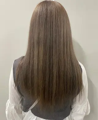 ロング カラー mina .のヘアスタイル