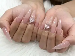 ネイル NAILSALON LUNON 獨協大学前駅店所属・LUNON 獨協大学前駅店のネイルデザイン