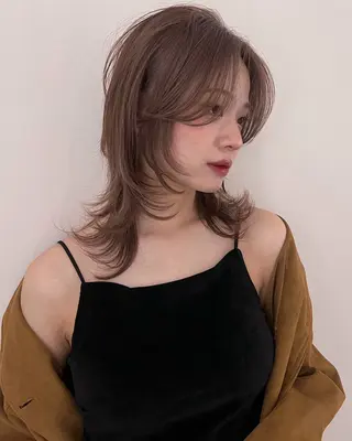 ミディアム カラー aya / カットカラーのヘアスタイル