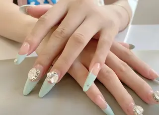 ネイル 高木 維麗絲のネイルデザイン