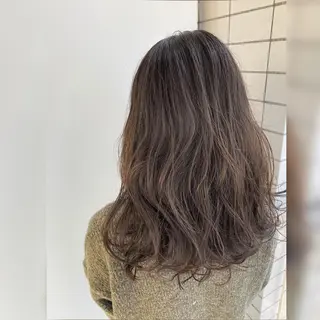 セミロング カラー パーマ 髪質改善/透感カラー 山下輝人のヘアスタイル