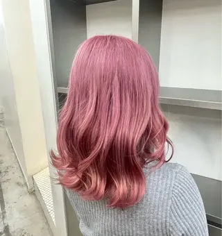 カラー ブリーチカラー×艶 🍨mihoのヘアスタイル