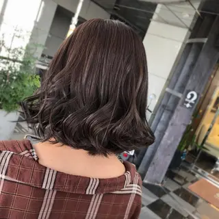 ミディアム カラー 山崎 絵莉香のヘアスタイル