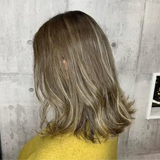 ミディアム Welila by haku所属・Yuuki ウェリラバイハクのヘアスタイル