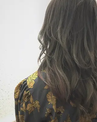 ロング カラー にった みずきのヘアスタイル