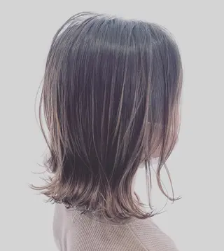 ミディアム 山本瑞己 （ヤマモトミズキ）のヘアスタイル