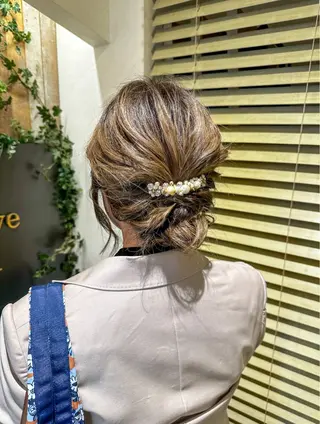 ミディアム ヘアアレンジ 岡本 葵のヘアスタイル