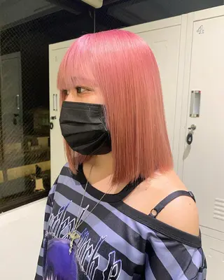 ミディアム カラー ally hairsalon English friendly所属・中性ウルフカット ケアブリーチ/ケイトのヘアスタイル