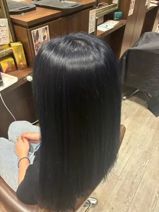 ロング VOGUE小牧所属・🩵透明感カラー🩵 まりのヘアスタイル