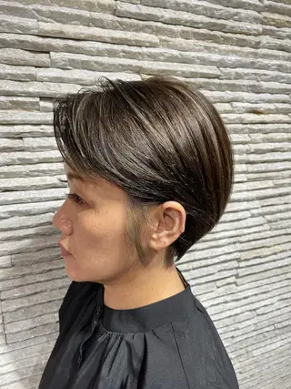ショート カラー 嶋田 ゆきのヘアスタイル