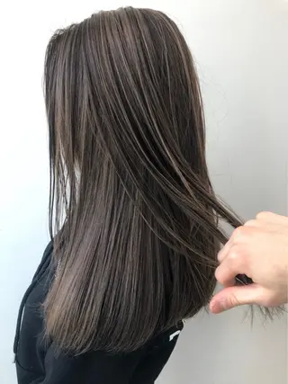 セミロング カラー 🦄インナーカラー 🦄貫井彩花のヘアスタイル