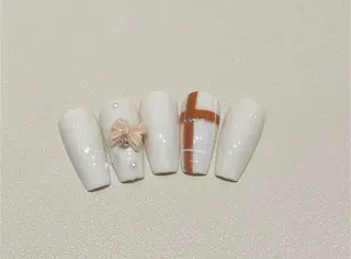 ネイル CHERIR Emiのネイルデザイン