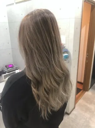 セミロング REVE所属・REVE 【外国人風カラー】のヘアスタイル