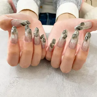 ネイル ゴテゴテ💙ワンホン リオナのネイルデザイン