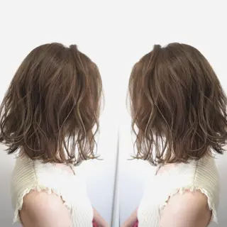 ミディアム 山本 茉希のヘアスタイル