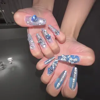 ネイル BLUEM なな🐶のネイルデザイン