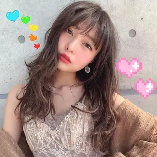 セミロング カラー 🩵ハイトーン 美咲🩵のヘアスタイル