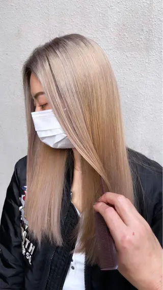 ロング 圧倒的美髪ストレート ツダケイタロウのヘアスタイル