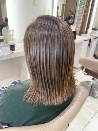 ミディアム カラー 清藤 綾のヘアスタイル