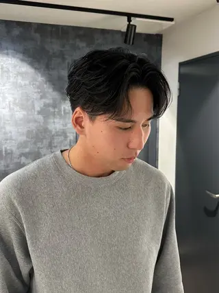 ミディアム メンズ SALOWIN 原宿 iori所属・💈センターパート パーマ特化💈雄太のヘアスタイル