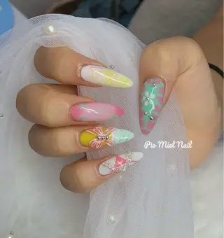 セミロング Pio Mielのネイルデザイン