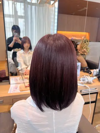 カラー ニワ サクラコのヘアスタイル