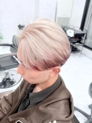 ショート カラー 🌈派手髪ハイトーン 🌈鈴木亮太🌈のヘアスタイル