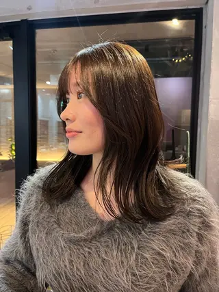 ミディアム カラー 艶感透明感カラー🤍 hinaのヘアスタイル
