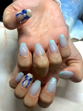 ミディアム サロンku'u所属・salon kuuのネイルデザイン