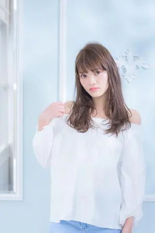 ミディアム 小林 永佳のヘアスタイル