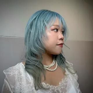 ミディアム INORI|艶カラ ー|フェイスレイヤーのヘアスタイル