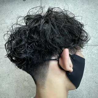 メンズ メンズパーマ🔵 ハイトーン✨原田慎也のヘアスタイル