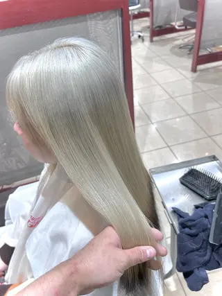 ロング 坂本 優輝のヘアスタイル