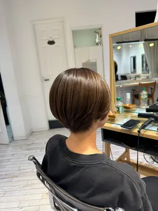 ショート カラー 伊藤 歩のヘアスタイル