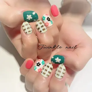 ネイル 中井 綾香の眉毛・アイブロウイメージ